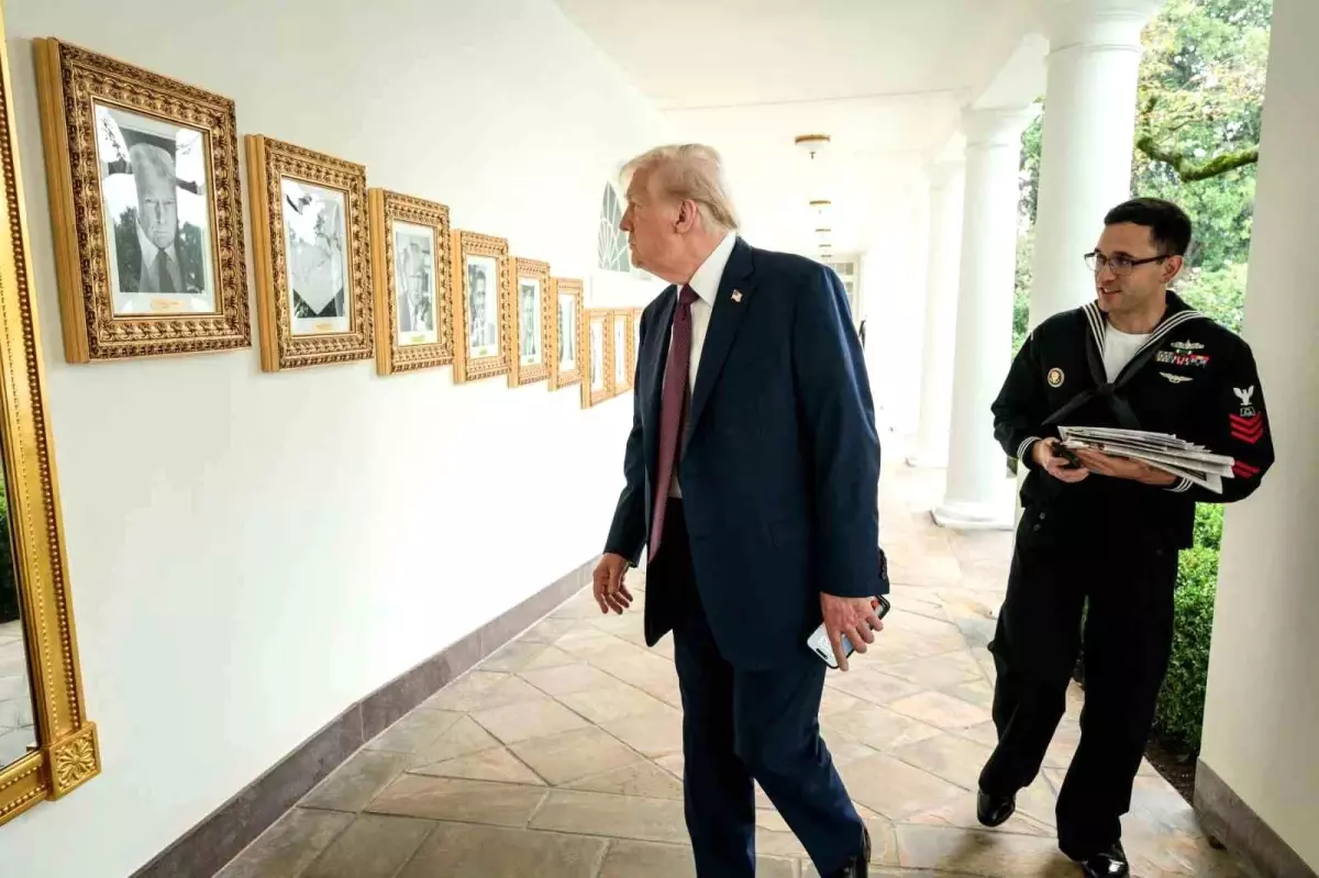 beyaz sarayda bidena sohretler yolunda otomatik imza mTQYL57r