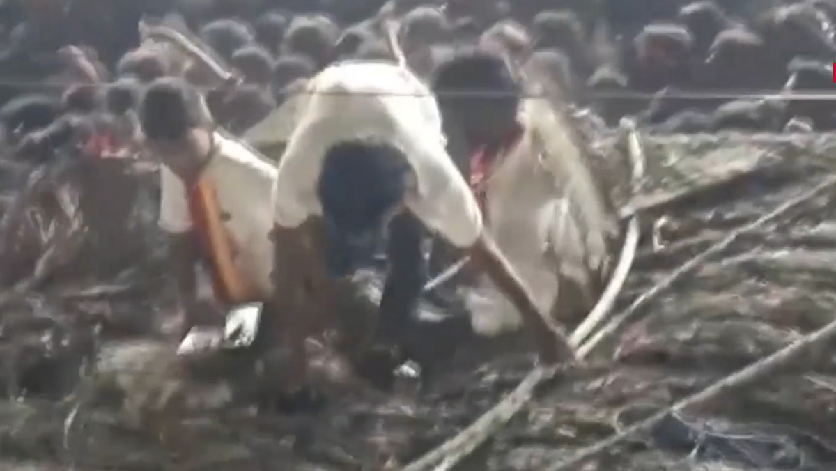 hindistanda miting alaninda izdiham 38 kisi oldu 58 kisi yaralandi X7ePMmc7