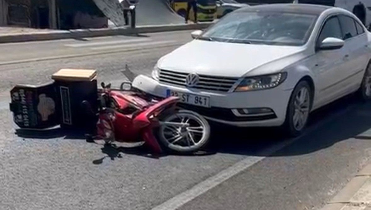mardinde otomobil ile motosiklet carpisti 1 yarali JS2cWSxf