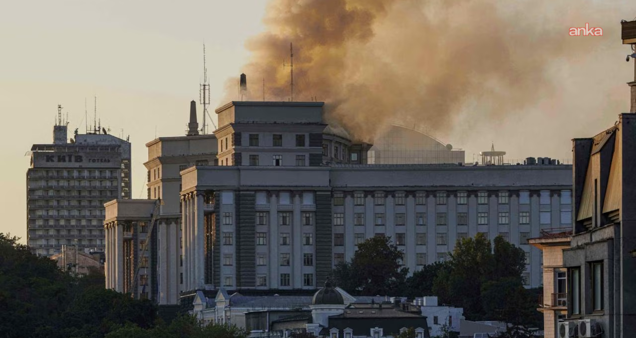 savasta ilk kez oluyor kievde bakanlar kurulu binasi vuruldu rwQnvtyG