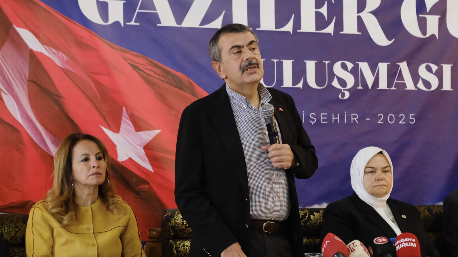 yusuf tekinden erdoganin talimatiyla cozum sureci mesaisi mesela ahmet kaya diye bir sanatci vardi kurtce sarki soyledigi icin linclendi bmGQgIDS