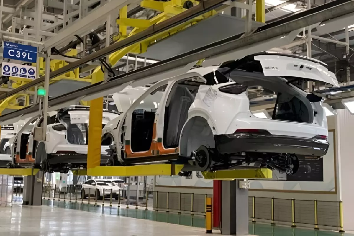 Binlerce çalışanı bulunan otomotiv devi iflas bayrağını çekti binlerce calisani bulunan otomotiv devi iflas bayragini cekti BFe7vc42.jpg