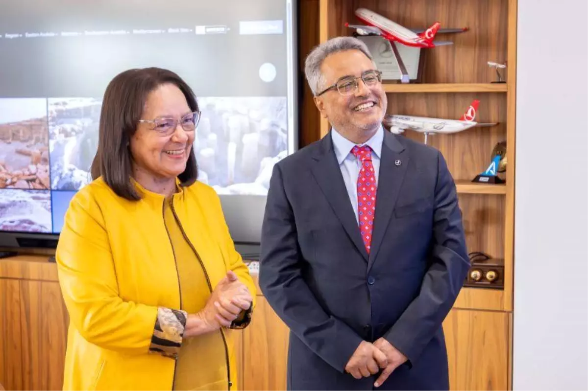 Güney Afrika Turizm Bakanı THY’yi Ziyaret Etti guney afrika turizm bakani thyyi ziyaret etti 9DFAw9Fx.jpg