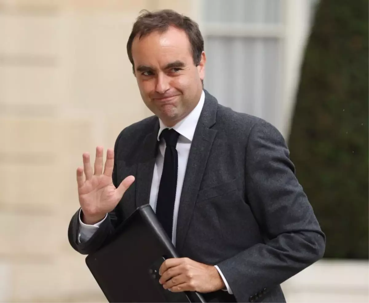 macron lecornuyu yeniden basbakan atadi qy5Uxfgx
