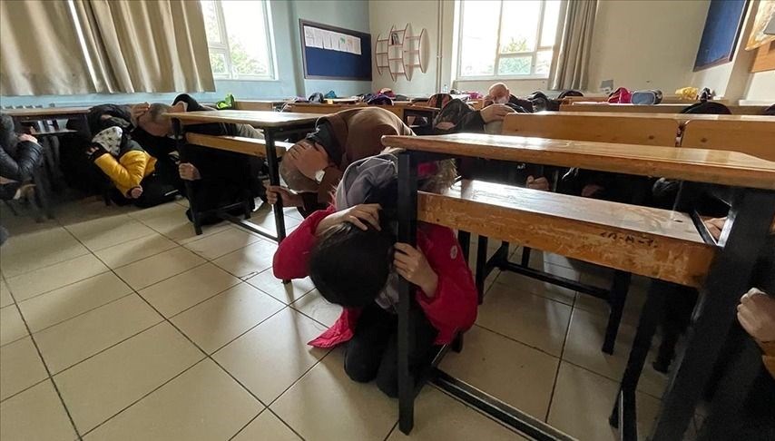 MEB uyurdu: Yarın bütün okullarda eş zamanlı yapılacak meb uyurdu yarin butun okullarda es zamanli yapilacak J4PgcLFM.jpg