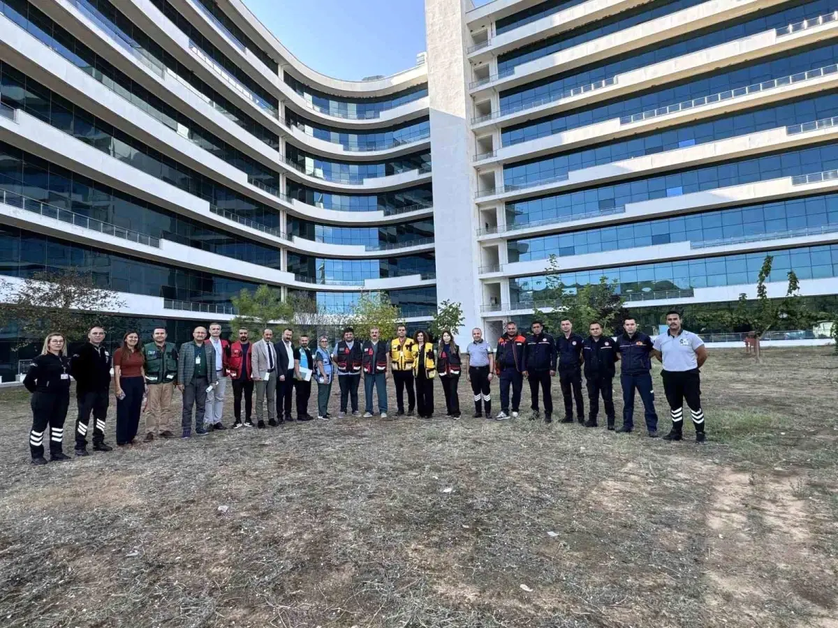 mugla egitim ve arastirma hastanesi afet tatbikatini basariyla tamamladi Xg3vRDbF