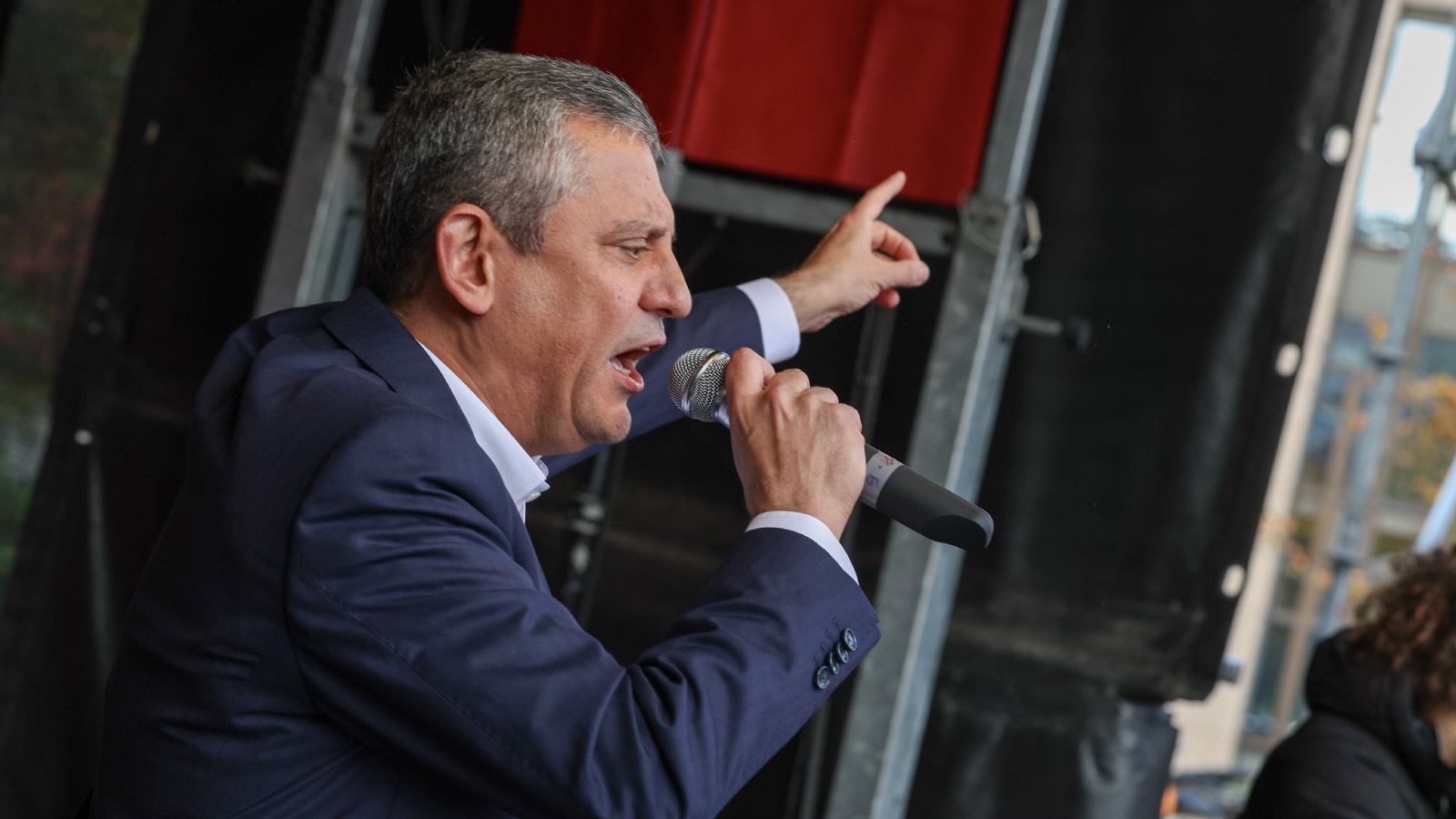 Özgür Özel, 39. İstanbul Olağan İl Kongresi’nde konuşuyor ozgur ozel 39 istanbul olagan il kongresinde konusuyor bY55fzvY.jpg