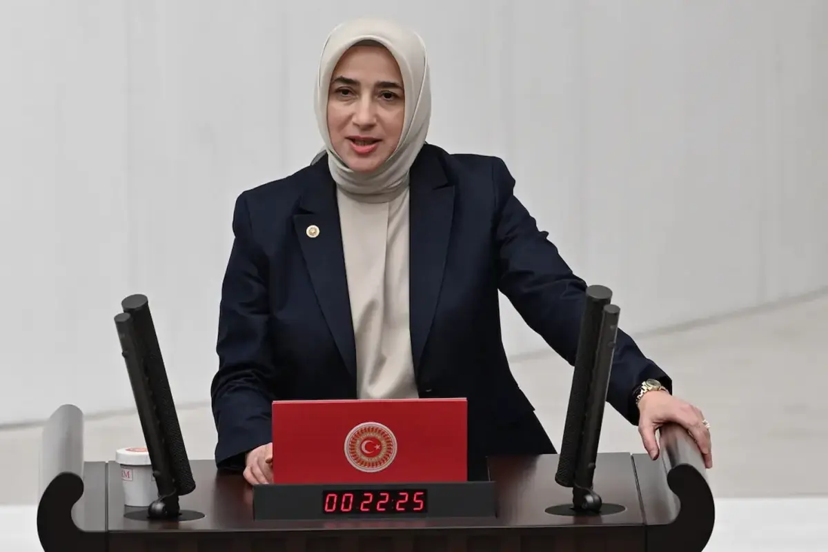 Özlem Zengin’den dikkat çeken çağrı: İlginç bir önerim var, Yahudi Soykırımı filmleri yasaklansın ozlem zenginden dikkat ceken cagri ilginc bir onerim var yahudi soykirimi filmleri yasaklansin R5lFkYk7
