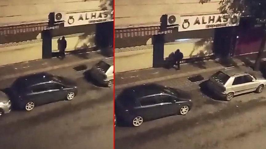 Yer: Bahçelievler! Dakikalar içinde kuyumcudan 3 kilogram altın çaldılar yer bahcelievler dakikalar icinde kuyumcudan 3 kilogram altin caldilar 3Lqrbpxj