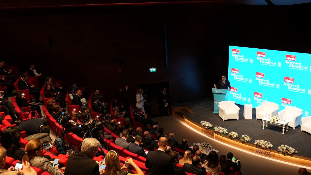 dunya kuresel ekonomi zirvesinde yapay zeka vurgusu ulkeler artik vizyonla rekabet ediyor OrIYVRZu.jpg