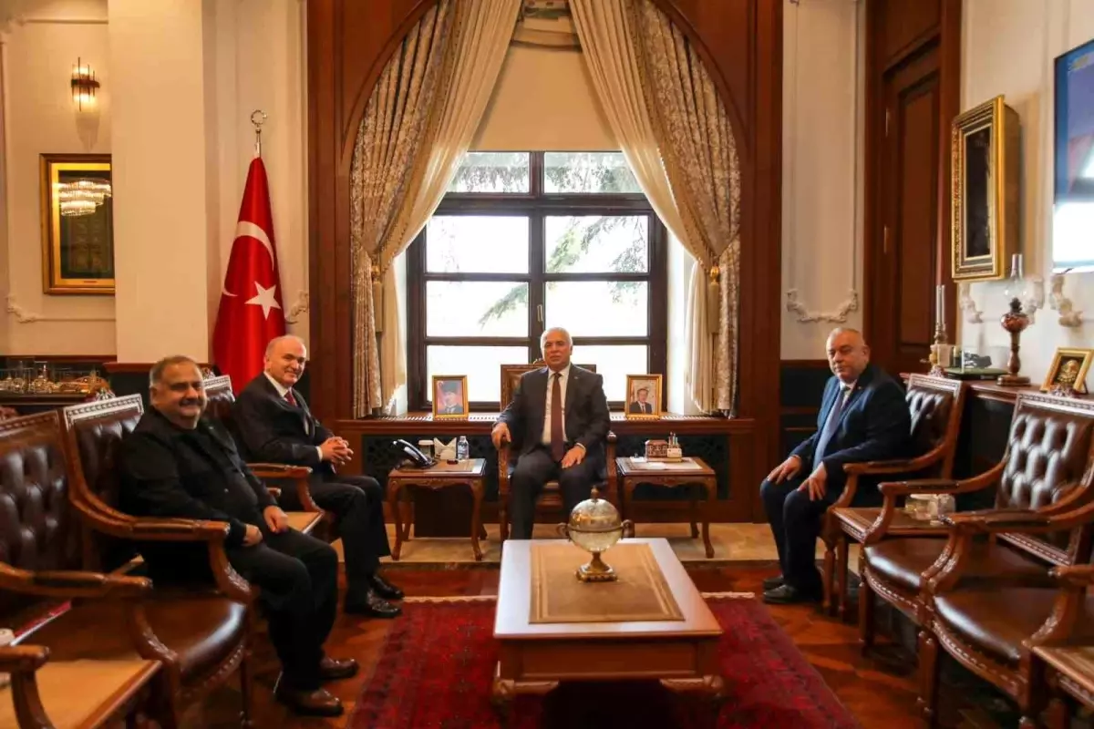 duzce heyeti trabzonda onemli ziyaretlerde bulundu GfymaAF3.jpg