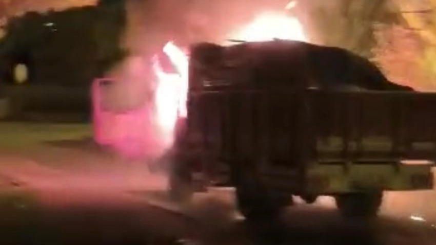 Pak halindeki kamyon alev aldı: Kundaklama şüphesi
