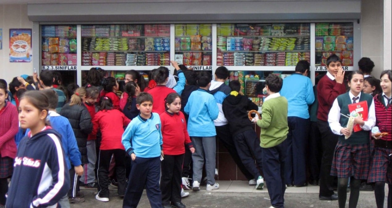 Yoksul çocuğa 3 liralık yardım