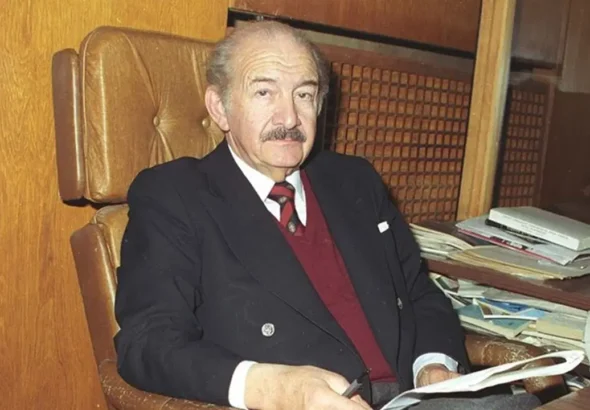 epik-ve-kabare-tiyatrosunun-ustasi-haldun-taner-aBEvQjbE