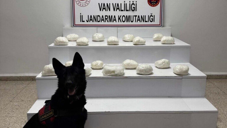 vanda-dev-operasyon-443-kilo-uyusturucu-ele-gecirildi-zPKLlNCu