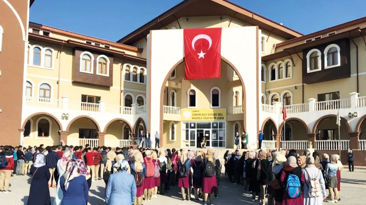 Imam hatip lisesi kiz ogrencileri fotograflarini sansurledi 1kMvp3cg